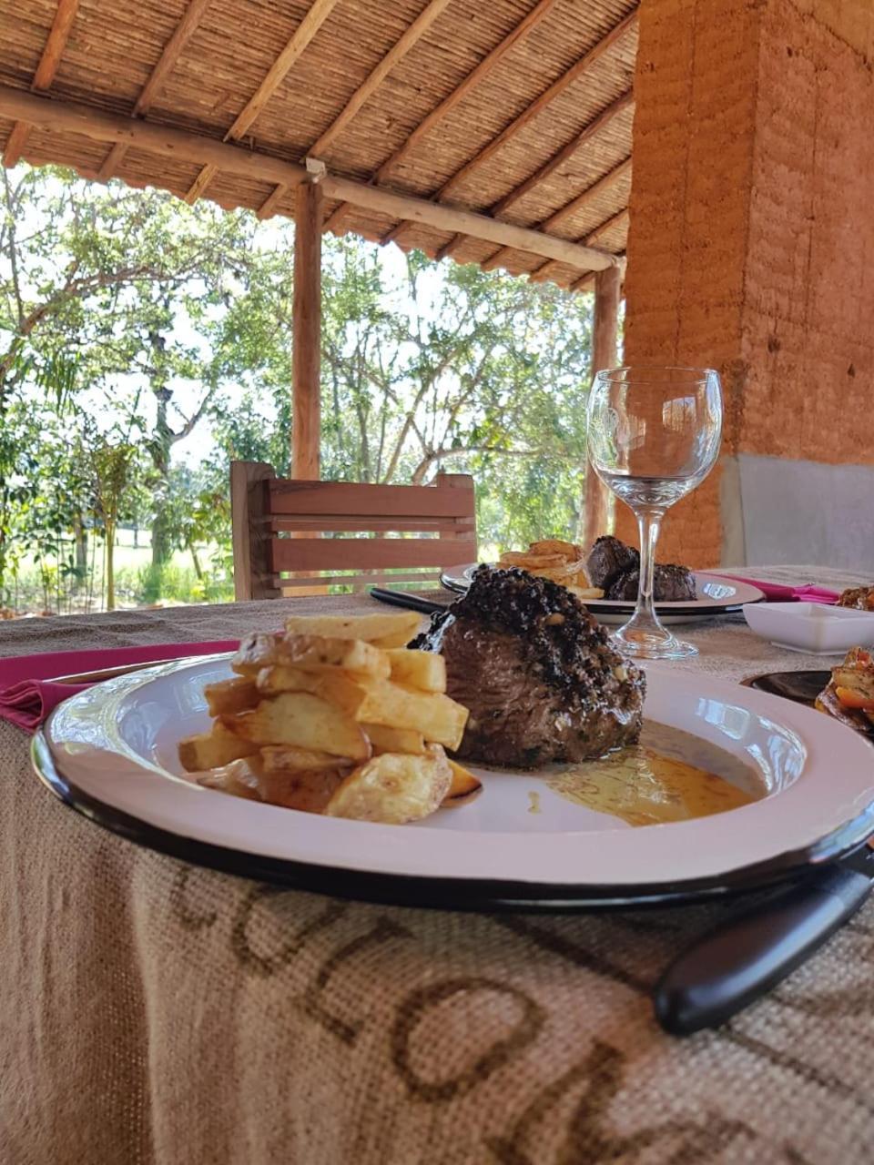 Nativo Glamping Hotel Баричара Екстериор снимка